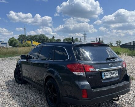 Сірий Субару Аутбек, об'ємом двигуна 2 л та пробігом 300 тис. км за 7802 $, фото 2 на Automoto.ua