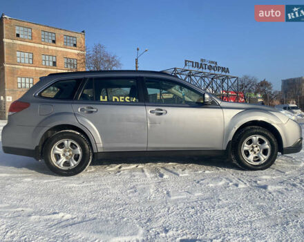Сірий Субару Аутбек, об'ємом двигуна 2 л та пробігом 283 тис. км за 7600 $, фото 4 на Automoto.ua