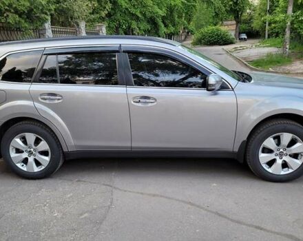 Серый Субару Аутбек, объемом двигателя 2.46 л и пробегом 155 тыс. км за 11900 $, фото 3 на Automoto.ua