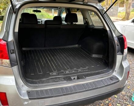 Серый Субару Аутбек, объемом двигателя 0 л и пробегом 270 тыс. км за 9500 $, фото 6 на Automoto.ua