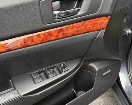 Серый Субару Аутбек, объемом двигателя 2.5 л и пробегом 318 тыс. км за 9500 $, фото 11 на Automoto.ua