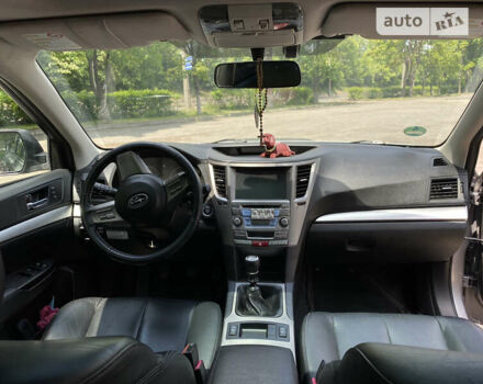 Сірий Субару Аутбек, об'ємом двигуна 2 л та пробігом 160 тис. км за 9500 $, фото 20 на Automoto.ua