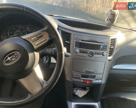 Серый Субару Аутбек, объемом двигателя 2 л и пробегом 1 тыс. км за 3000 $, фото 10 на Automoto.ua