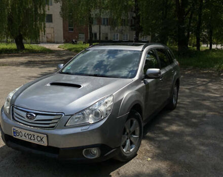 Сірий Субару Аутбек, об'ємом двигуна 2 л та пробігом 160 тис. км за 9500 $, фото 1 на Automoto.ua