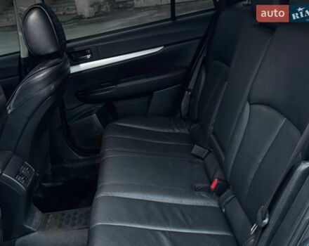 Серый Субару Аутбек, объемом двигателя 2.46 л и пробегом 250 тыс. км за 9500 $, фото 7 на Automoto.ua