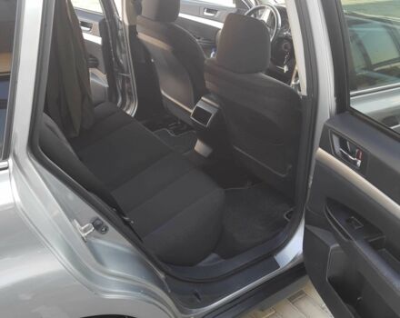 Серый Субару Аутбек, объемом двигателя 2.5 л и пробегом 225 тыс. км за 7800 $, фото 13 на Automoto.ua