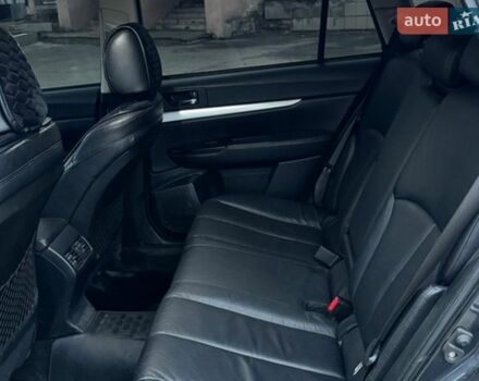 Серый Субару Аутбек, объемом двигателя 2.46 л и пробегом 250 тыс. км за 9500 $, фото 6 на Automoto.ua