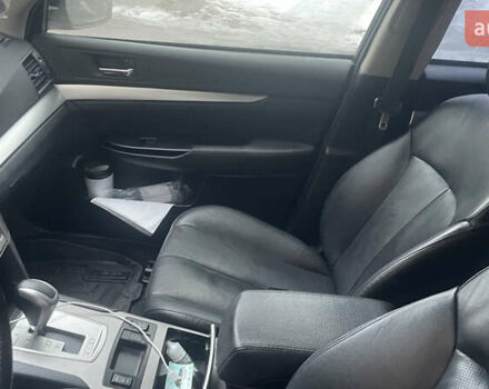 Серый Субару Аутбек, объемом двигателя 2.46 л и пробегом 280 тыс. км за 9200 $, фото 5 на Automoto.ua