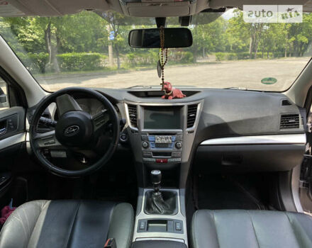 Сірий Субару Аутбек, об'ємом двигуна 2 л та пробігом 160 тис. км за 9500 $, фото 19 на Automoto.ua