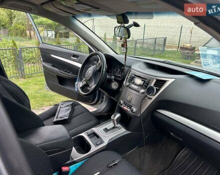 Сірий Субару Аутбек, об'ємом двигуна 2.46 л та пробігом 273 тис. км за 9250 $, фото 7 на Automoto.ua