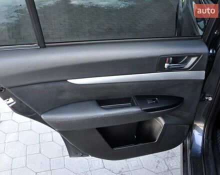 Сірий Субару Аутбек, об'ємом двигуна 2 л та пробігом 251 тис. км за 6800 $, фото 17 на Automoto.ua