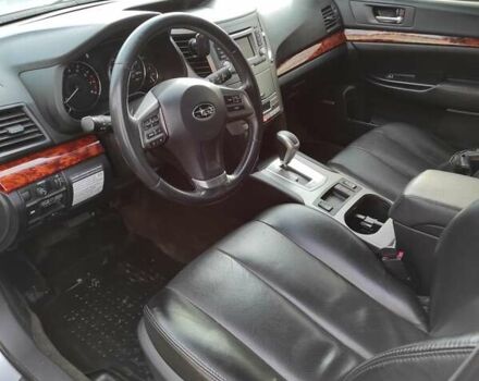 Сірий Субару Аутбек, об'ємом двигуна 2.46 л та пробігом 250 тис. км за 9300 $, фото 4 на Automoto.ua