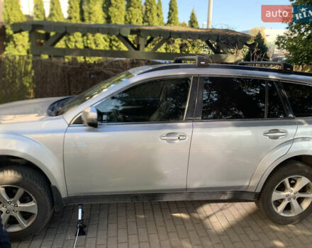 Сірий Субару Аутбек, об'ємом двигуна 2.46 л та пробігом 245 тис. км за 11000 $, фото 2 на Automoto.ua
