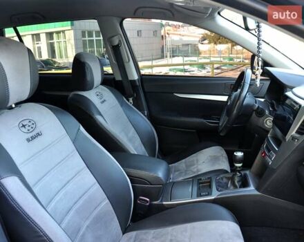 Сірий Субару Аутбек, об'ємом двигуна 2 л та пробігом 251 тис. км за 6800 $, фото 26 на Automoto.ua