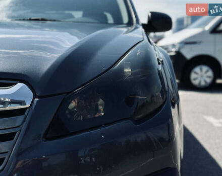 Серый Субару Аутбек, объемом двигателя 2.46 л и пробегом 296 тыс. км за 9400 $, фото 6 на Automoto.ua