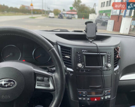 Сірий Субару Аутбек, об'ємом двигуна 2.46 л та пробігом 245 тис. км за 11000 $, фото 19 на Automoto.ua