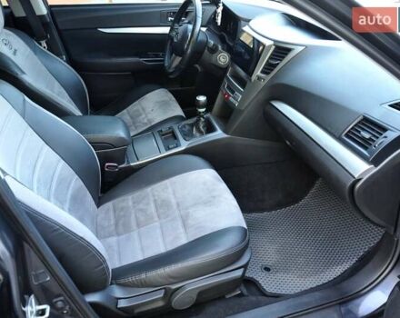 Сірий Субару Аутбек, об'ємом двигуна 2 л та пробігом 251 тис. км за 6800 $, фото 25 на Automoto.ua