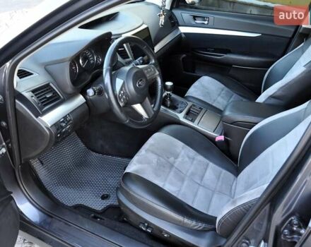 Сірий Субару Аутбек, об'ємом двигуна 2 л та пробігом 251 тис. км за 6800 $, фото 14 на Automoto.ua