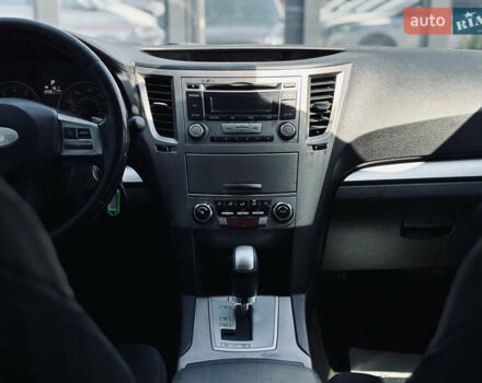 Серый Субару Аутбек, объемом двигателя 2.46 л и пробегом 296 тыс. км за 9400 $, фото 29 на Automoto.ua