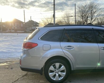 Сірий Субару Аутбек, об'ємом двигуна 2.5 л та пробігом 426 тис. км за 9500 $, фото 2 на Automoto.ua