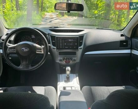 Сірий Субару Аутбек, об'ємом двигуна 2.46 л та пробігом 308 тис. км за 8500 $, фото 3 на Automoto.ua