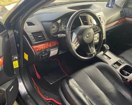 Серый Субару Аутбек, объемом двигателя 2.46 л и пробегом 180 тыс. км за 8700 $, фото 2 на Automoto.ua