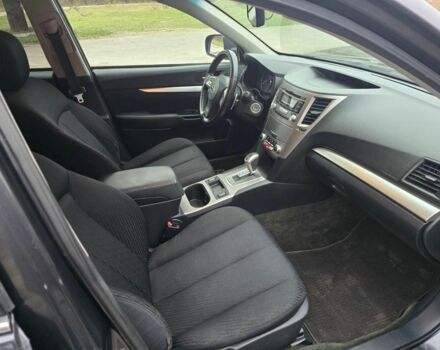 Сірий Субару Аутбек, об'ємом двигуна 2.5 л та пробігом 177 тис. км за 8400 $, фото 10 на Automoto.ua