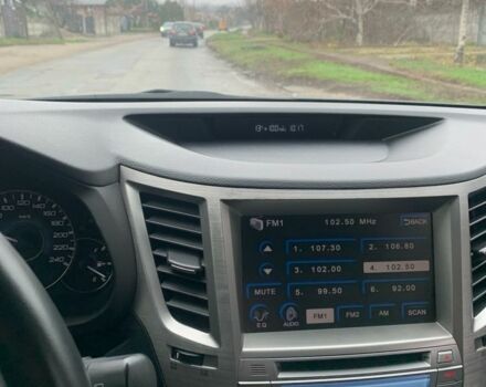 Серый Субару Аутбек, объемом двигателя 2.5 л и пробегом 201 тыс. км за 11000 $, фото 5 на Automoto.ua