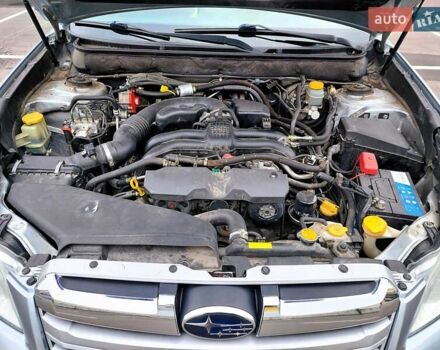 Сірий Субару Аутбек, об'ємом двигуна 2.46 л та пробігом 215 тис. км за 13250 $, фото 46 на Automoto.ua
