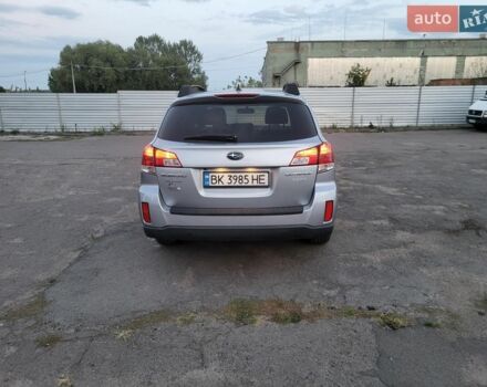 Сірий Субару Аутбек, об'ємом двигуна 2.46 л та пробігом 300 тис. км за 9500 $, фото 7 на Automoto.ua