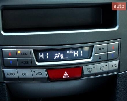 Сірий Субару Аутбек, об'ємом двигуна 2 л та пробігом 251 тис. км за 6800 $, фото 31 на Automoto.ua