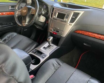 Серый Субару Аутбек, объемом двигателя 2.46 л и пробегом 180 тыс. км за 8700 $, фото 4 на Automoto.ua