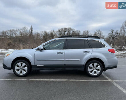Сірий Субару Аутбек, об'ємом двигуна 2.46 л та пробігом 258 тис. км за 9000 $, фото 2 на Automoto.ua