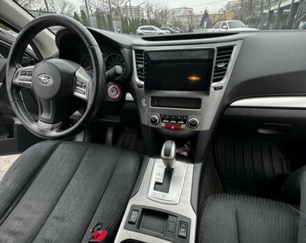 Серый Субару Аутбек, объемом двигателя 2.5 л и пробегом 235 тыс. км за 10000 $, фото 7 на Automoto.ua