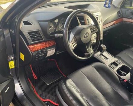 Серый Субару Аутбек, объемом двигателя 2.46 л и пробегом 180 тыс. км за 8700 $, фото 1 на Automoto.ua