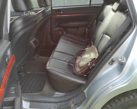 Сірий Субару Аутбек, об'ємом двигуна 2.46 л та пробігом 250 тис. км за 9300 $, фото 2 на Automoto.ua