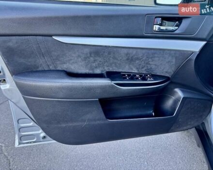 Серый Субару Аутбек, объемом двигателя 2.5 л и пробегом 130 тыс. км за 7700 $, фото 24 на Automoto.ua