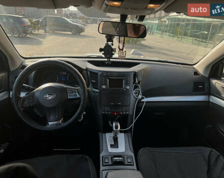 Серый Субару Аутбек, объемом двигателя 2 л и пробегом 267 тыс. км за 6800 $, фото 8 на Automoto.ua