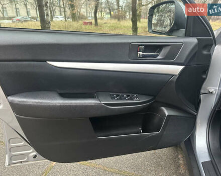 Серый Субару Аутбек, объемом двигателя 2.46 л и пробегом 216 тыс. км за 10700 $, фото 14 на Automoto.ua