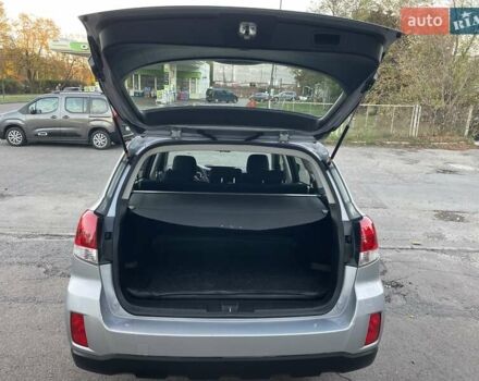 Серый Субару Аутбек, объемом двигателя 2 л и пробегом 181 тыс. км за 9999 $, фото 2 на Automoto.ua