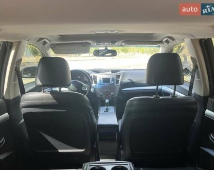 Серый Субару Аутбек, объемом двигателя 2.46 л и пробегом 225 тыс. км за 10500 $, фото 9 на Automoto.ua