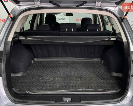 Серый Субару Аутбек, объемом двигателя 2 л и пробегом 180 тыс. км за 11150 $, фото 4 на Automoto.ua