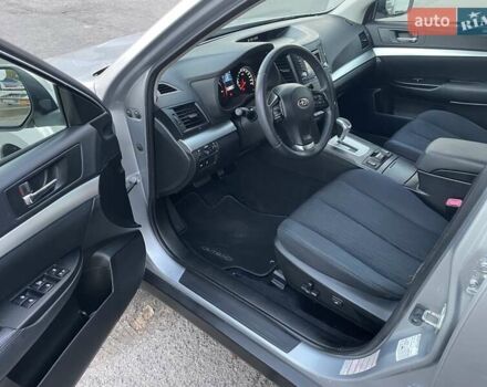 Серый Субару Аутбек, объемом двигателя 2 л и пробегом 181 тыс. км за 9999 $, фото 21 на Automoto.ua