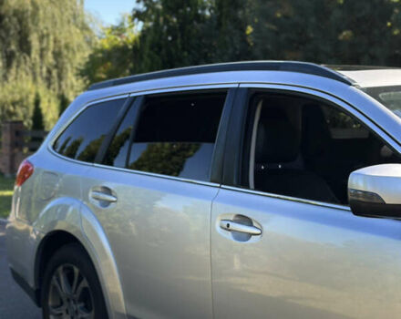 Сірий Субару Аутбек, об'ємом двигуна 2 л та пробігом 292 тис. км за 11800 $, фото 4 на Automoto.ua