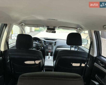 Серый Субару Аутбек, объемом двигателя 2 л и пробегом 269 тыс. км за 7950 $, фото 38 на Automoto.ua