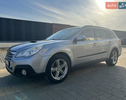 Серый Субару Аутбек, объемом двигателя 2 л и пробегом 267 тыс. км за 6800 $, фото 3 на Automoto.ua