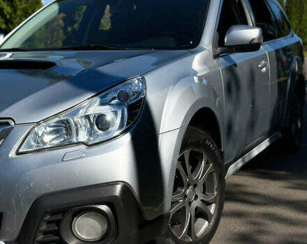 Сірий Субару Аутбек, об'ємом двигуна 2 л та пробігом 292 тис. км за 11800 $, фото 1 на Automoto.ua