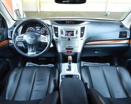 Сірий Субару Аутбек, об'ємом двигуна 2.5 л та пробігом 81 тис. км за 2000 $, фото 9 на Automoto.ua