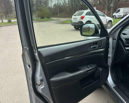 Серый Субару Аутбек, объемом двигателя 2.46 л и пробегом 195 тыс. км за 12500 $, фото 10 на Automoto.ua