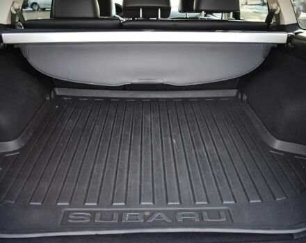 Серый Субару Аутбек, объемом двигателя 2.5 л и пробегом 83 тыс. км за 2000 $, фото 7 на Automoto.ua